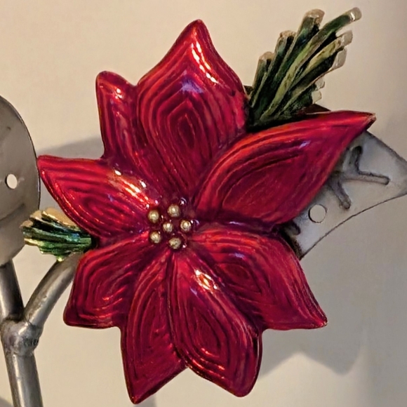 Vintage Danecraft Enamel Poinsettia Brooch - Picture 6 of 11